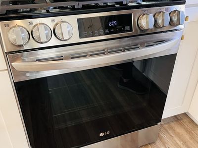 30” Stainless LG Smart WiFi Convection Gas Range