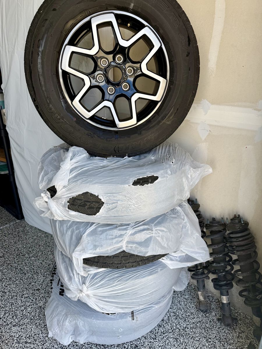 2022 Bronco OEM Rims with Tires 255-70-18