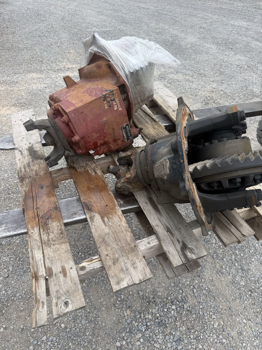 Rockwell Differential set for semi truck 3.58 gear ratio
