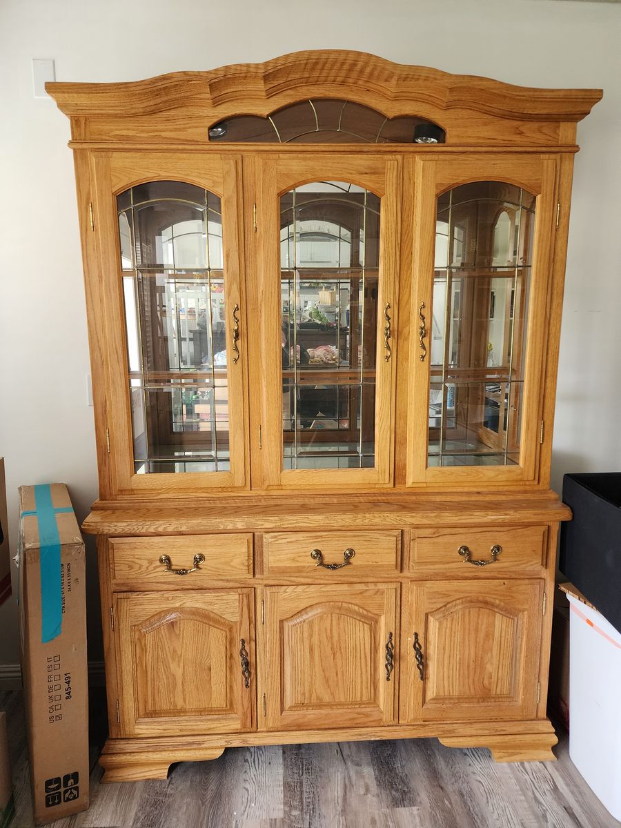 Buffet and hutch 