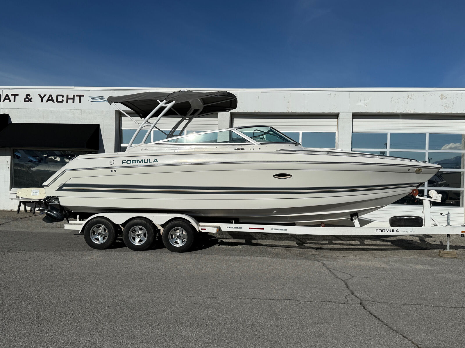 2001 28' Formula 280 Sun Sport Cuddy