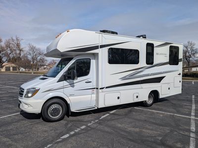 2016 jayco Melbourne diesel motorhome Mercedes easy to drive and park