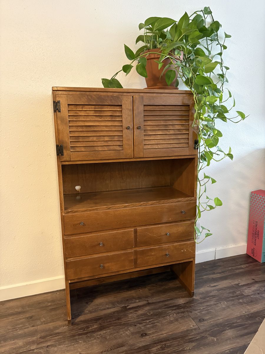 Ethan Allen Solid Wood Hutch / Cabinet