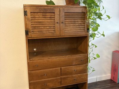 Ethan Allen Solid Wood Hutch / Cabinet