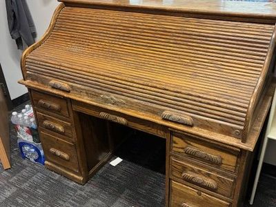 Roll Top Desk Solid Wood in Good Condition