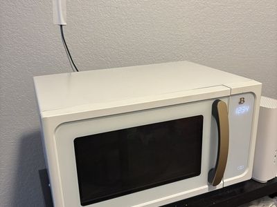 Beautiful by Drew Barrymore Countertop Microwave White with Gold Handle