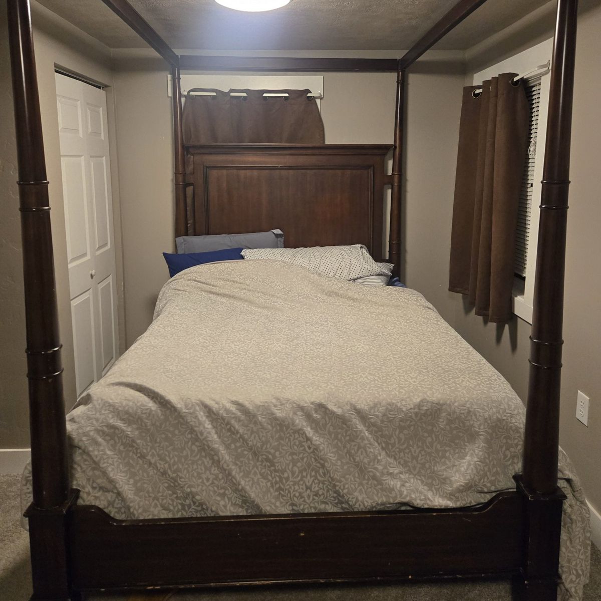 Queen Bed + mattress