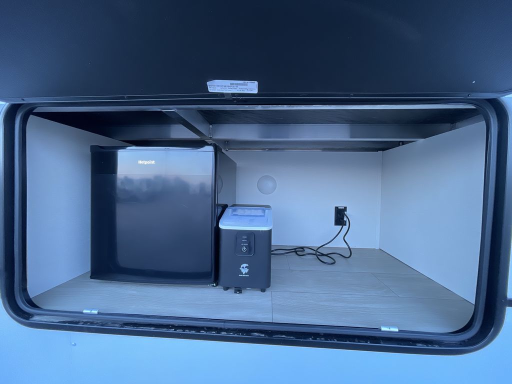 Main image 23