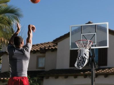 SKLZ SHOOT AROUND BASKETBALL RETURN BALL HOOP