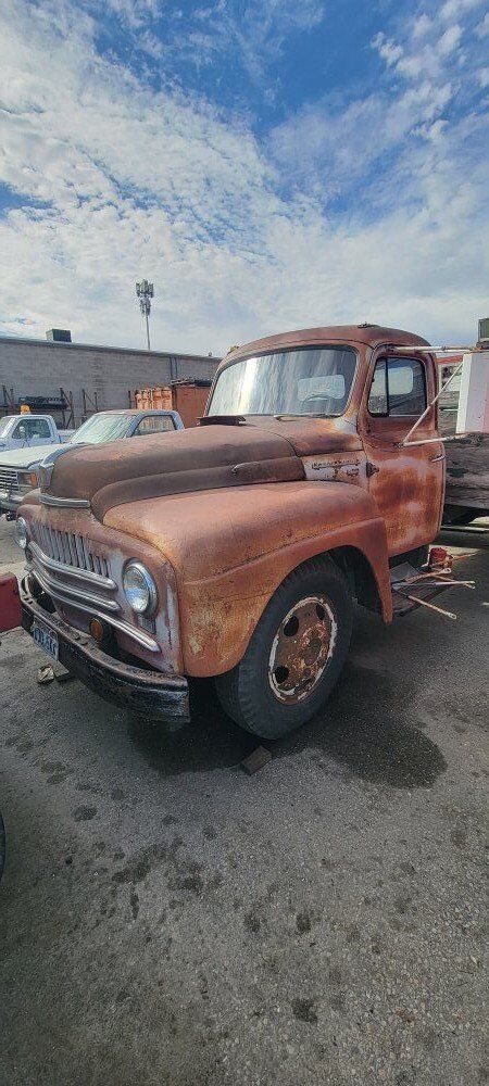 1952 International dump truck