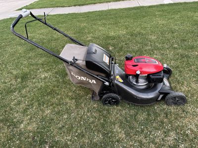 Honda Lawnmower HRN216VKAA (Newest Honda Model)