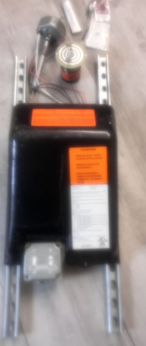 Aladdin Light Lift Model ALL300-CM Indoor Use 300lb Working Load New