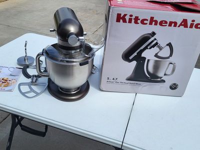 KitchenAid 5qt 4.7L Artisian Plus Tilt-Head Stand Mixer*