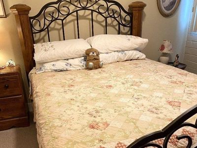 Queen bedroom furniture set