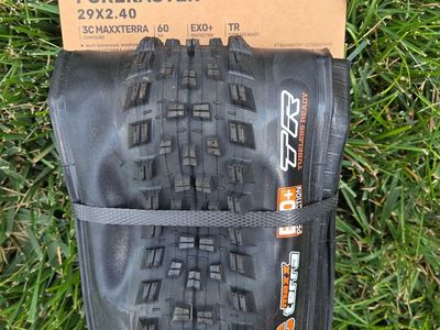 Maxxis Forekaster Mountain Bike Tire 29x2.4