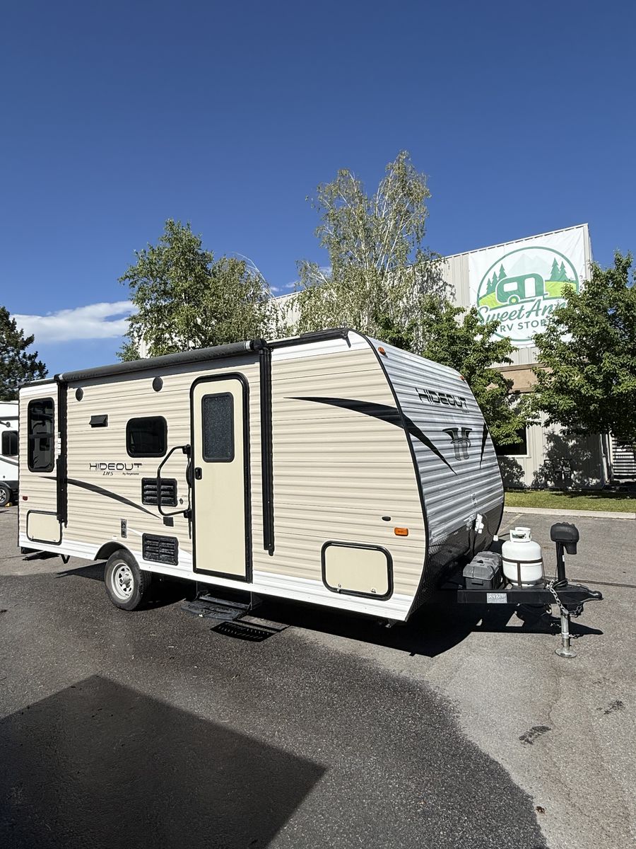 2019 Keystone Hideout 177LHS Couples Coach Travel Trailer