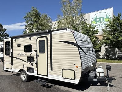 2019 Keystone Hideout 177LHS Couples Coach Travel Trailer