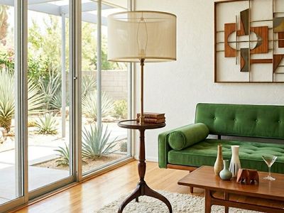 Stunning Vintage Floor Lamp with Table