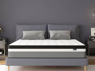 New in box Queen size 14” hybrid mattress
