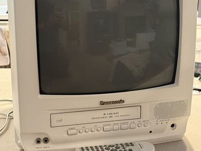 Panasonic PV-C1352W 13" CRT TV with Remote WORKING