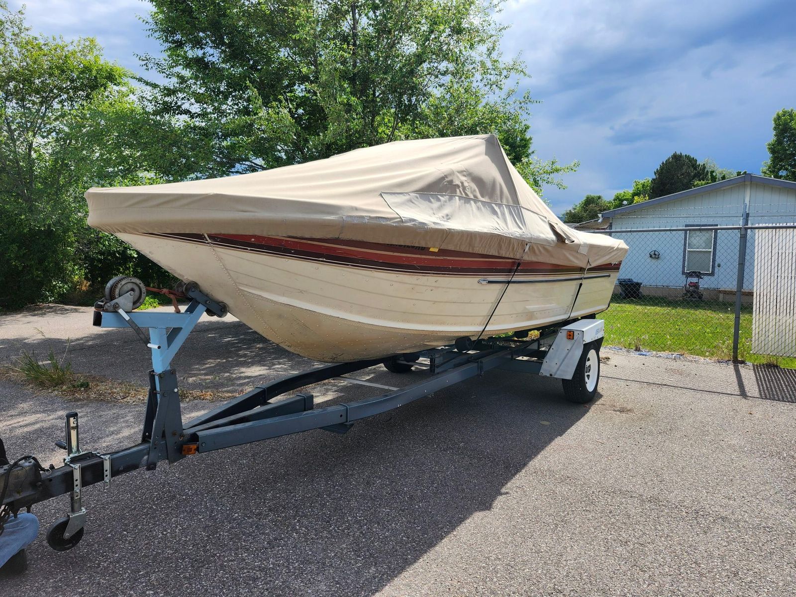 1988 Sylvan Offshore 21' – Mercury 3.0L