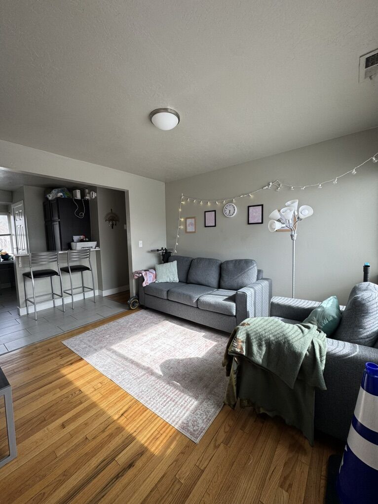 Student Private Room For Rent May-July