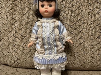 Madame Alexander 8" Bonnie Blue Goes to London #640