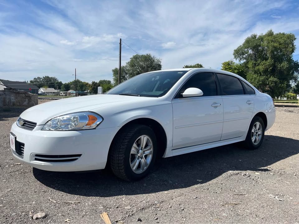 2013 CHEVROLET IMPALA — ONLY 104K MILES!