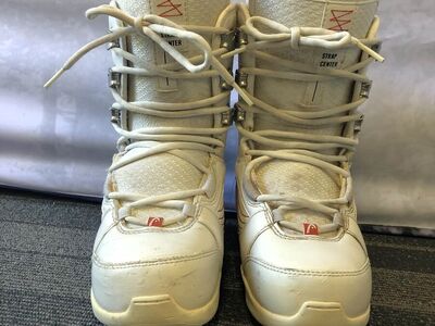 Used Head Zora Lace Snowboard Boot 23.0