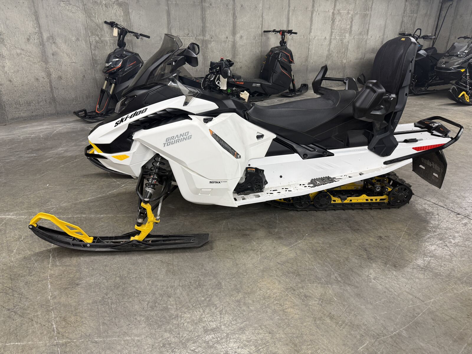 2025 Skidoo Electric Grand Touring