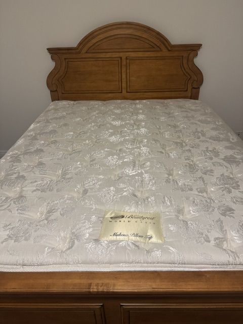 Simmons Beautyrest Olympic Queen Mattress – Great Condition