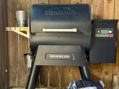 Traeger Ironwood 650 Pellet Smoker/Grill