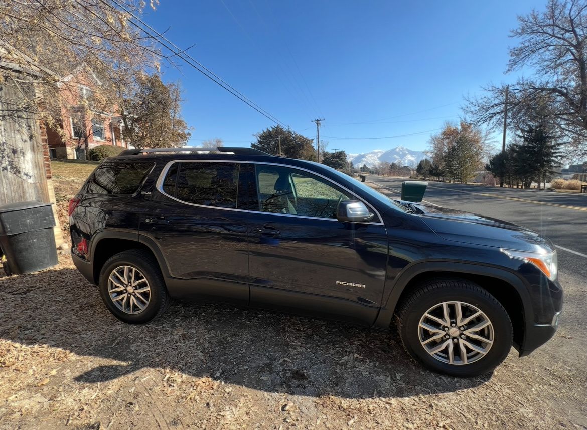 2017 GMC Acadia 