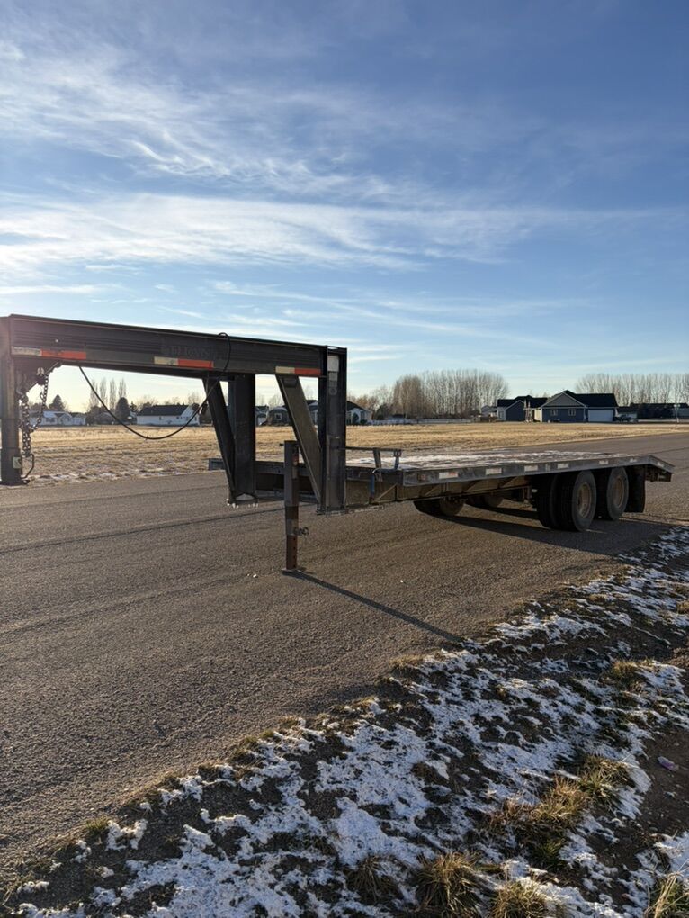 Titan Tandem Dually Flat Bed Trailer