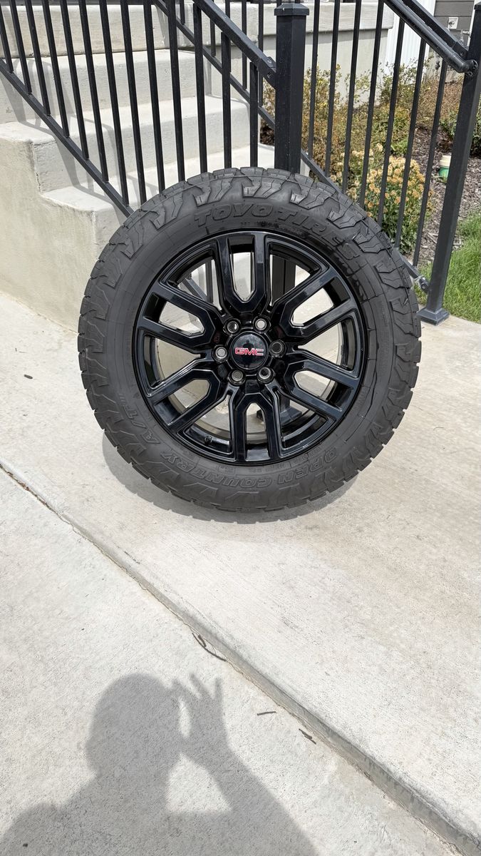 Gmc Sierra 1500 Denali Rims and Tires 275/60R20 Toyo AT3 Load E