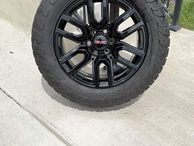 Gmc Sierra 1500 Denali Rims and Tires 275/60R20 Toyo AT3 Load E