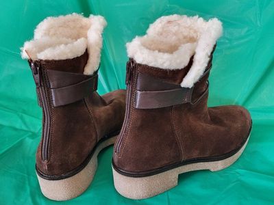 **NEW WOMEN'S WINTER BOOTS**