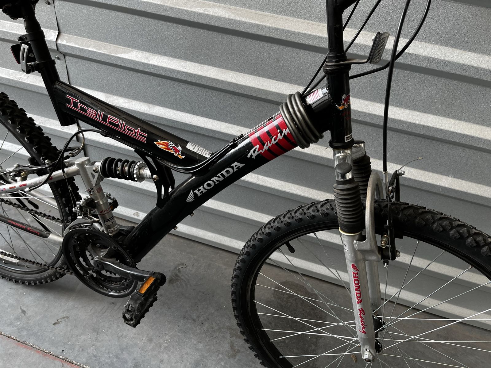 Main image 3