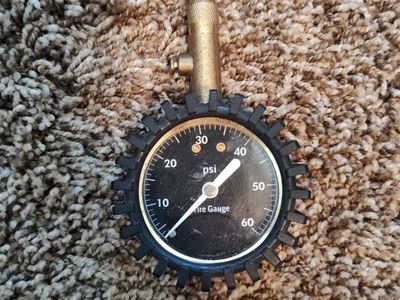 tire pressure gauge with rubber protector