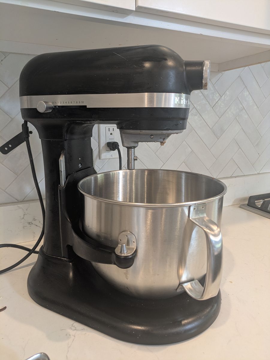 Large size Kitchen Aid mixer