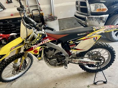 Suzuki RMZ450 Dirt Bike