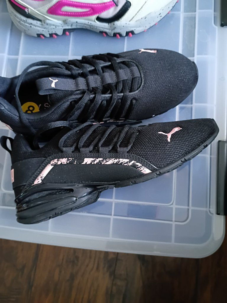Puma Women's Black & Pink Athletic Shoes. brand new - Size 8