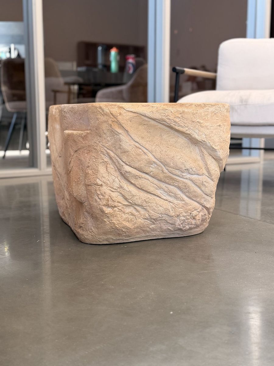 Main image 7