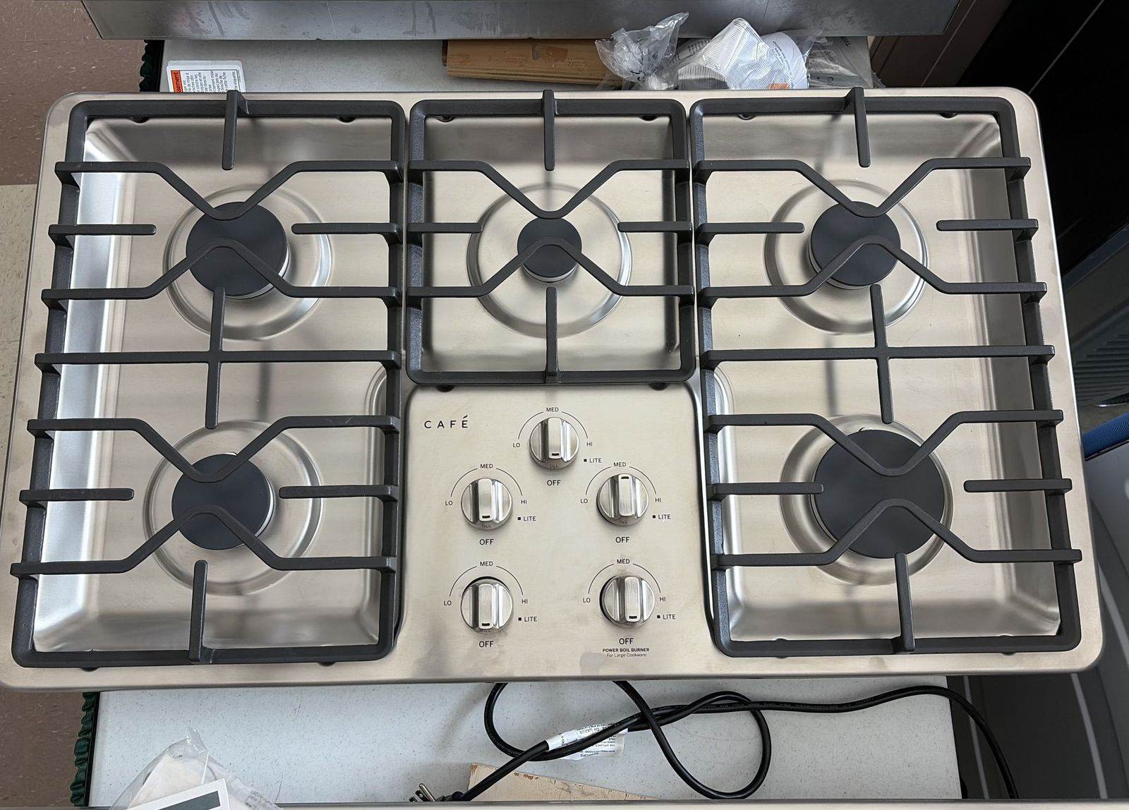 CAFÉ 36" Built-In Gas Cooktop with Dishwasher-Safe Grates - CGP60362TS1
