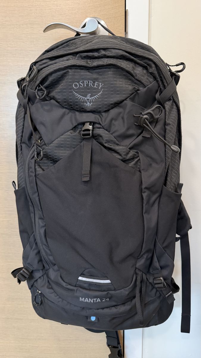New Osprey Manta 24 Hiking Backpack Black