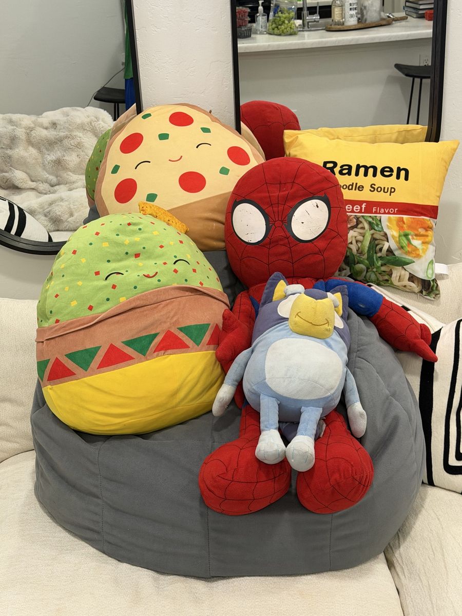 Squishmallows Lot: 14" Guacamole, 16" Pizza, 20" Spider-Man, 8" Bluey Plush Toys