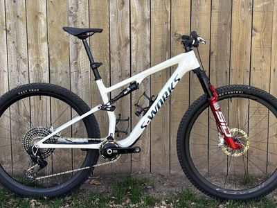 Specialized S-Works Epic 8 w/Power Meter - LARGE