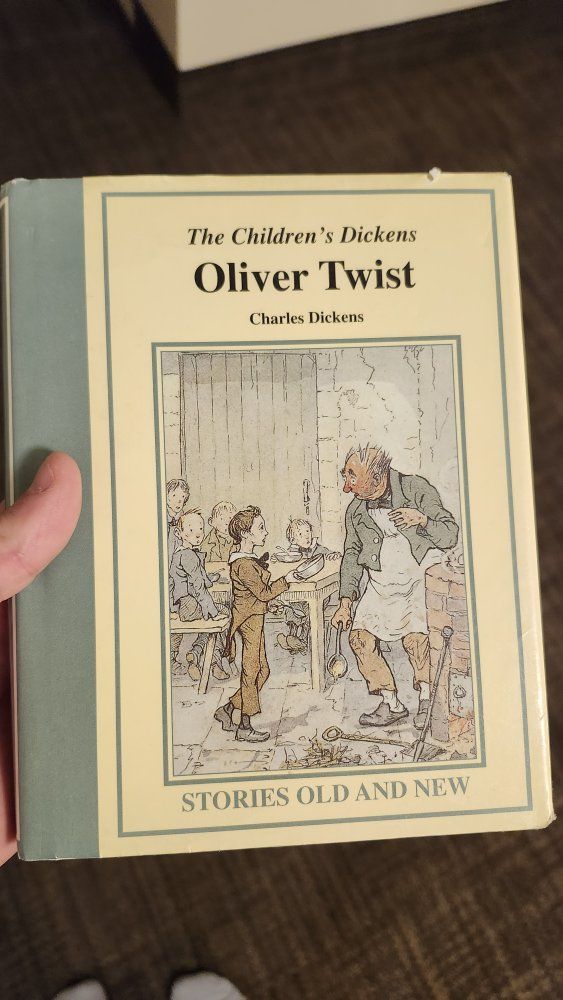 The Children's Dickens Oliver Twist by Charles Dickens