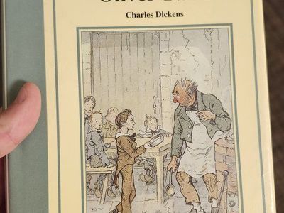 The Children's Dickens Oliver Twist by Charles Dickens