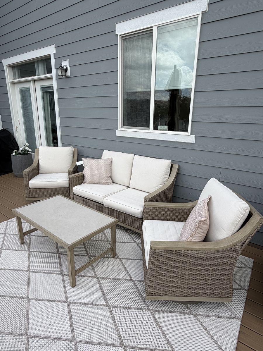 Outdoor patio set